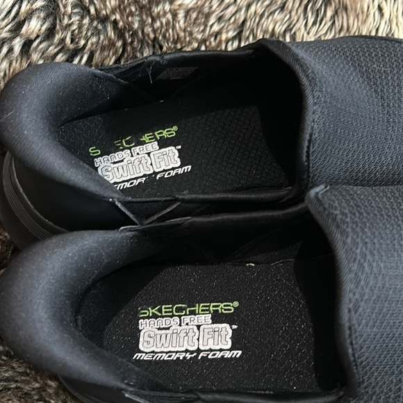 Men’s Skechers Hands Free Swift Fit Shoes - Picture 11 of 14